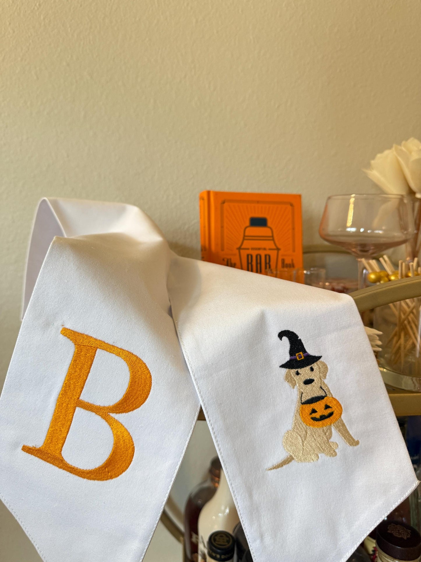 Halloween Witch Dog Wreath Sash: Spooky Pet Decor